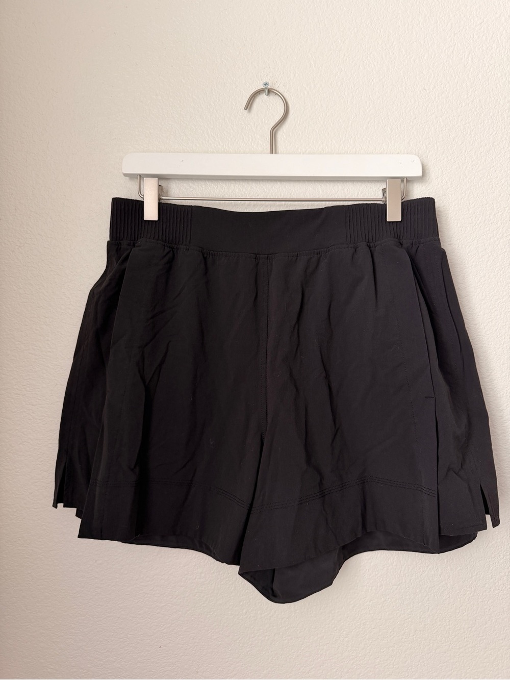 Lululemon high rise shorts pleated
